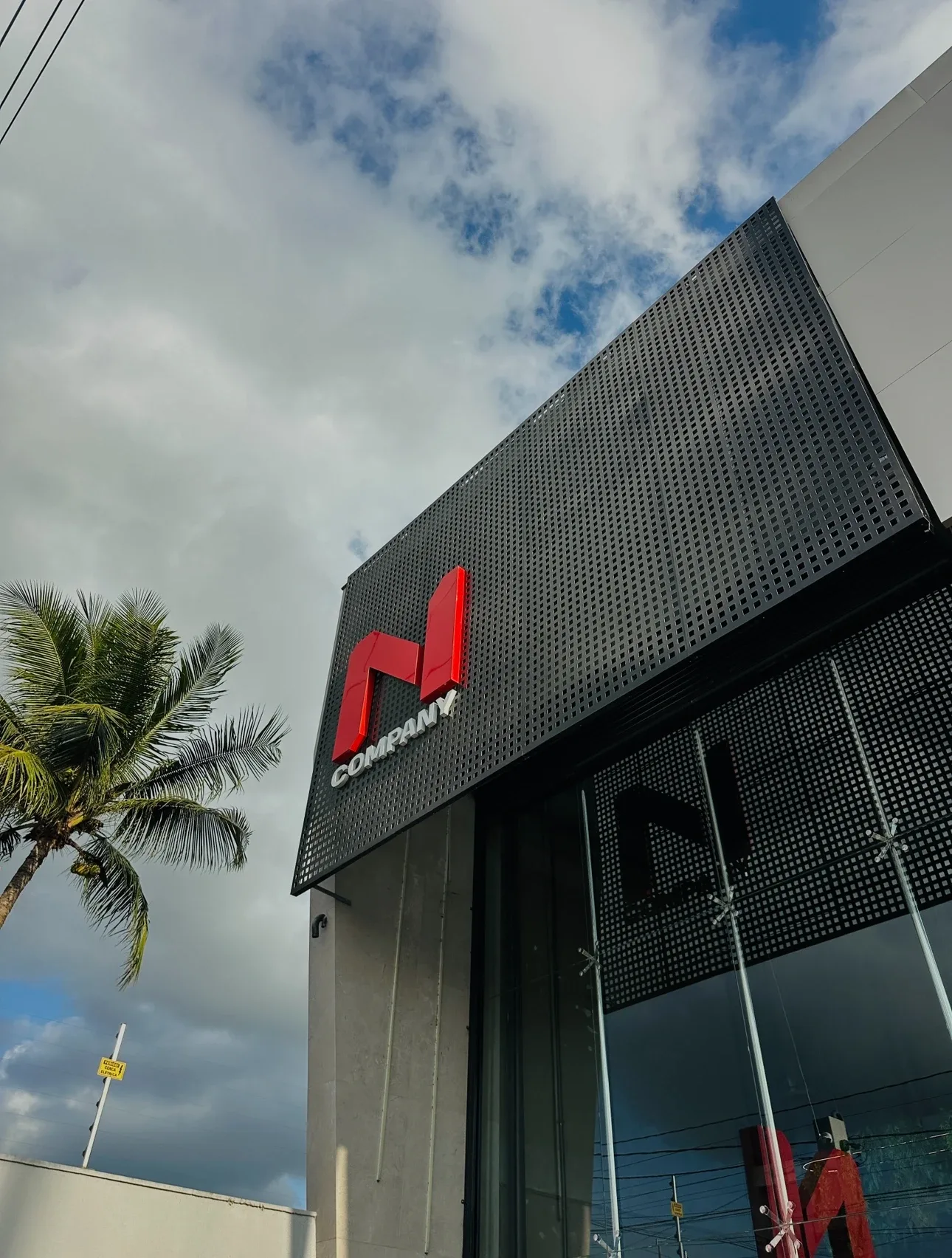 Fachada da N1 Company